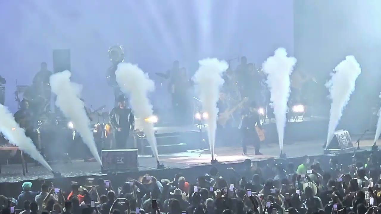 Edén Muñoz ft Cosme Tadeo - La Nena (Live In México City, México)