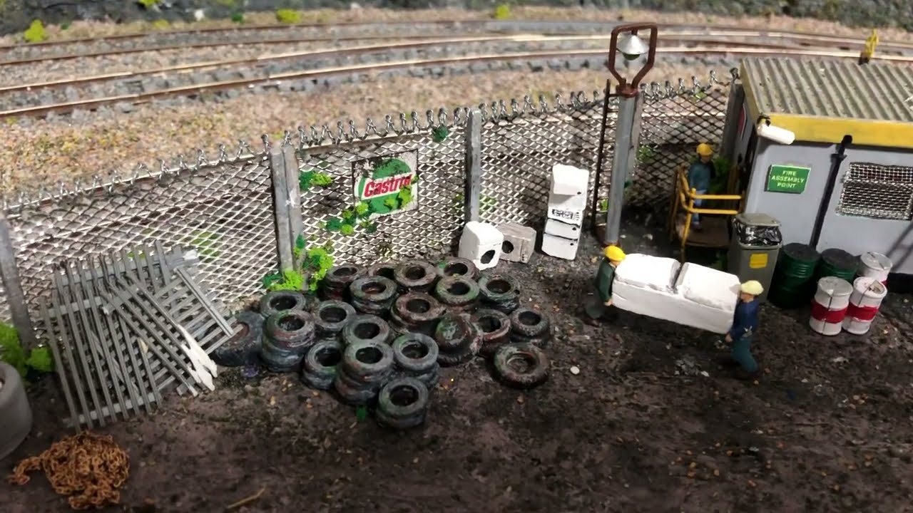 00 Gauge Shelf Layout By Medway Model Railway Part 85.