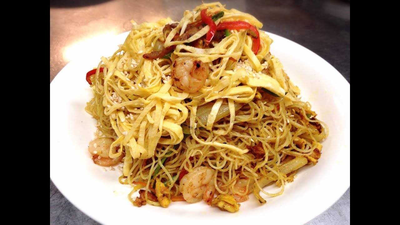 Stir Fry Singapore Noodles Recipe with Shrimps and BBQ Pork
