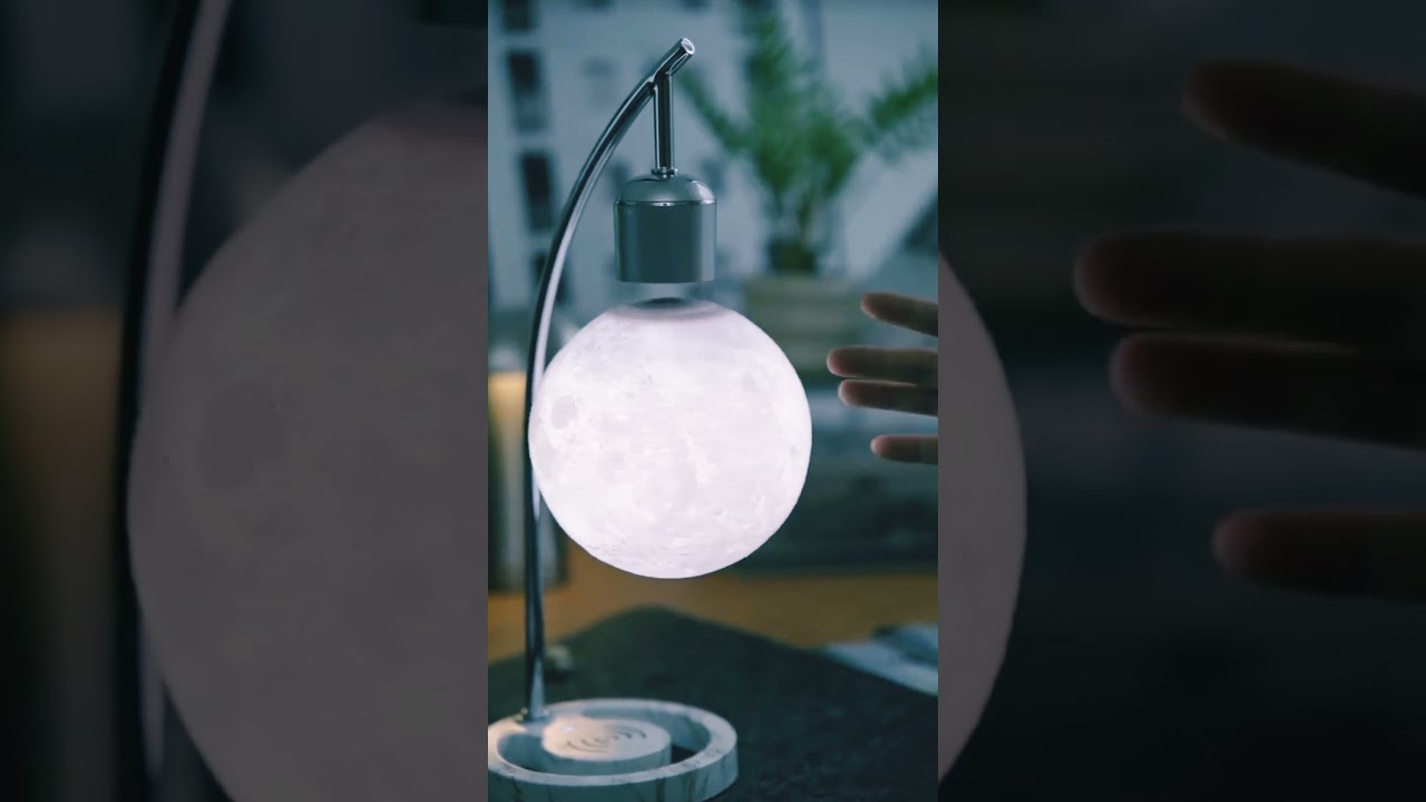 Watch the Silver Moon Levitating Lamp Float & Glow &ndash; A Mesmerizing Desk Light!