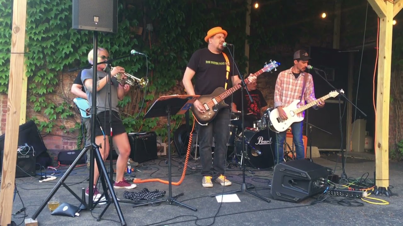 ShortWave RadioBand - SomeDay - live at Rare Form
