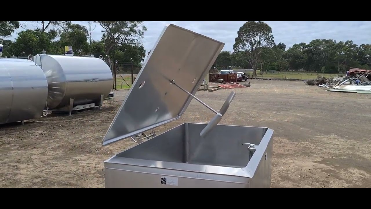 VAT 594 - STAINLESS STEEL TANK, MILK VAT 1150lt