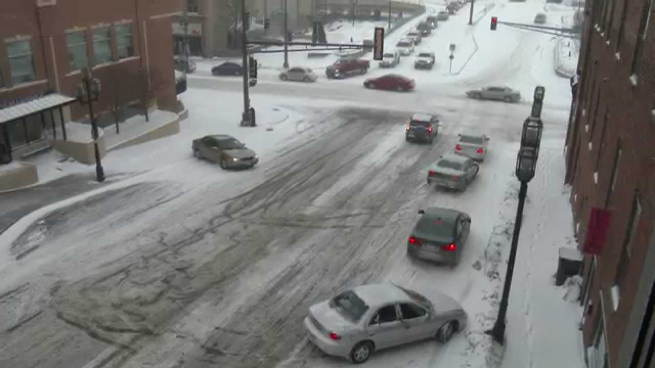 Cars sliding on Lake Ave. in Duluth, MN