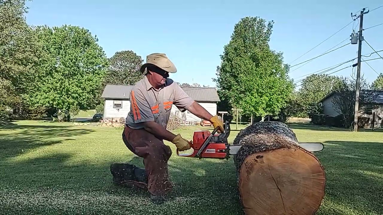Husqvarna 390XP 390 XP chainsaw first start. Pretty impressive.