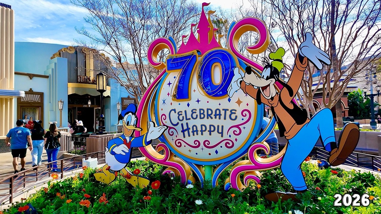A Beautiful Morning at Disneyland California Adventure - Character Sightings & Jessie’s Carousel