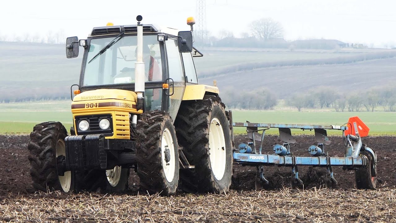 Marshall 904 Ploughing w/ Fiskars Plow | Pure Nostalgia