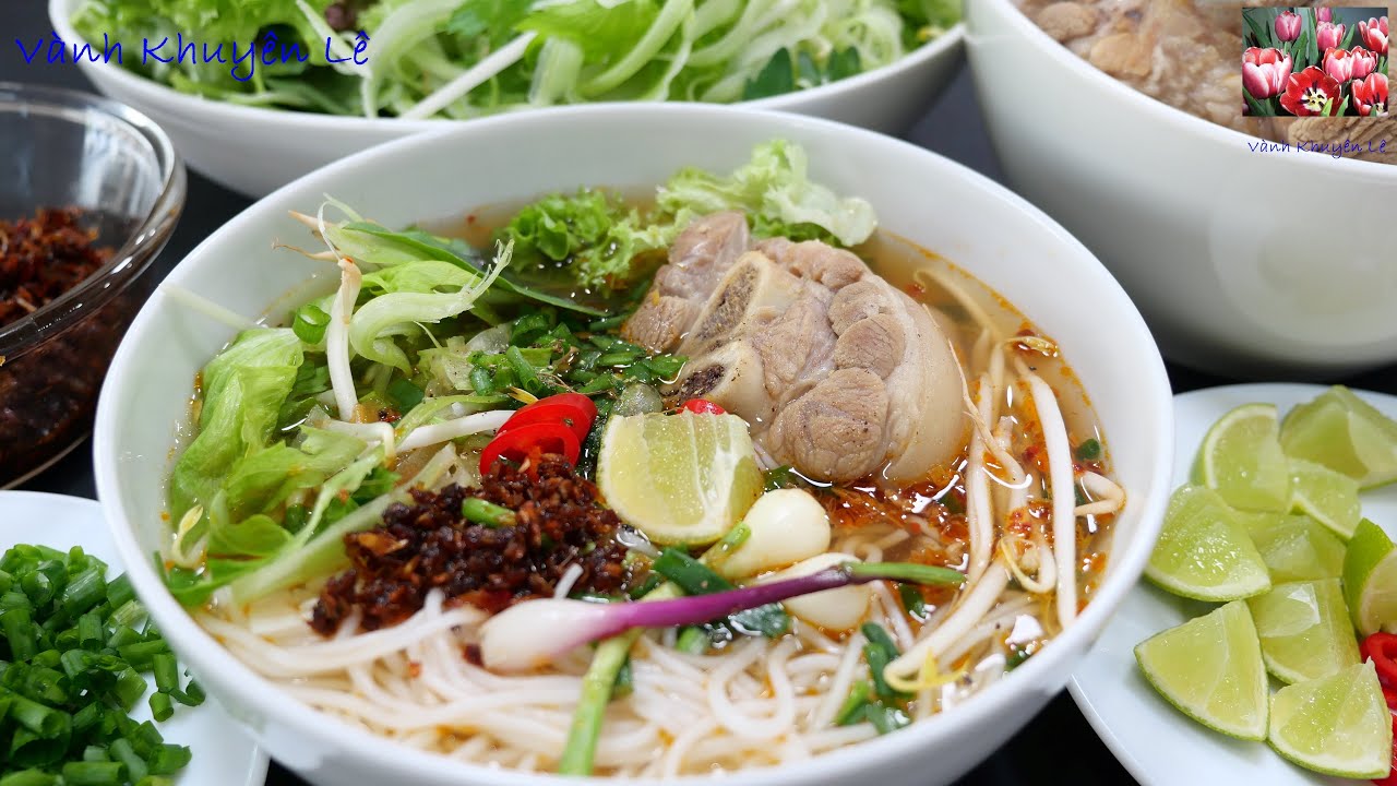 Học từ Người Huế Chính Gốc Món Bún Giò Heo, Công thức và Cách nấu Ngon như Bún Bò Huế by Vanh Khuyen