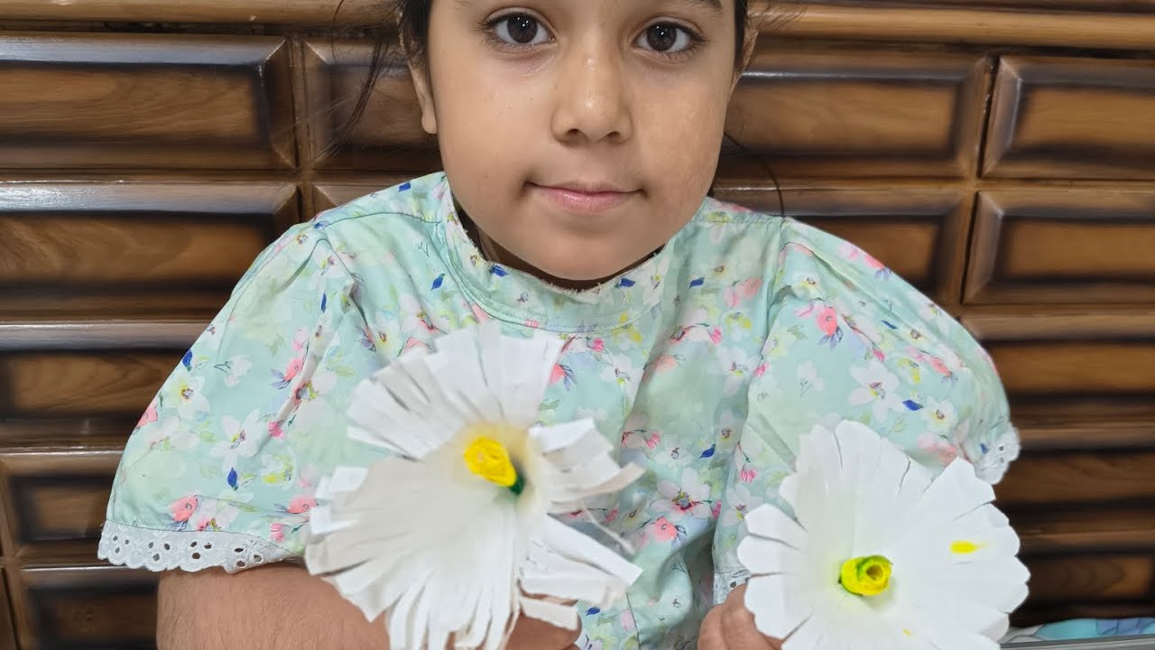 Please support me and also comment me who is the best me  and my mom flower