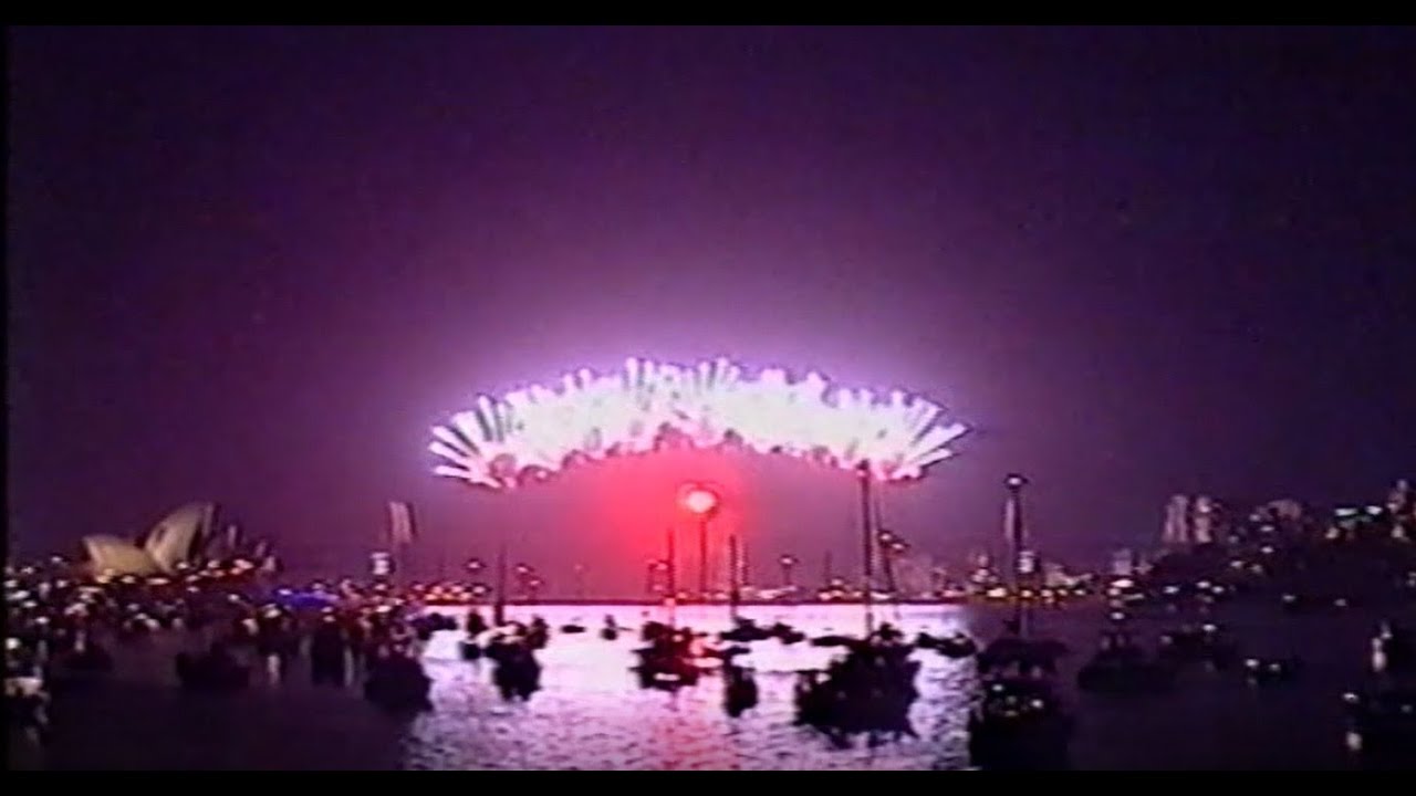Sydney Fireworks - NYE 2005 Heart Of The Harbour