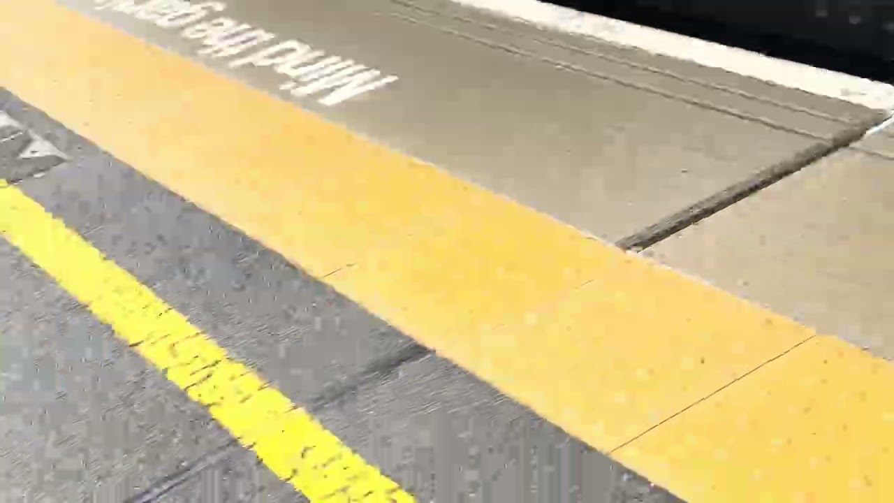New GWR class 230 trains arriving at West Ealing.
