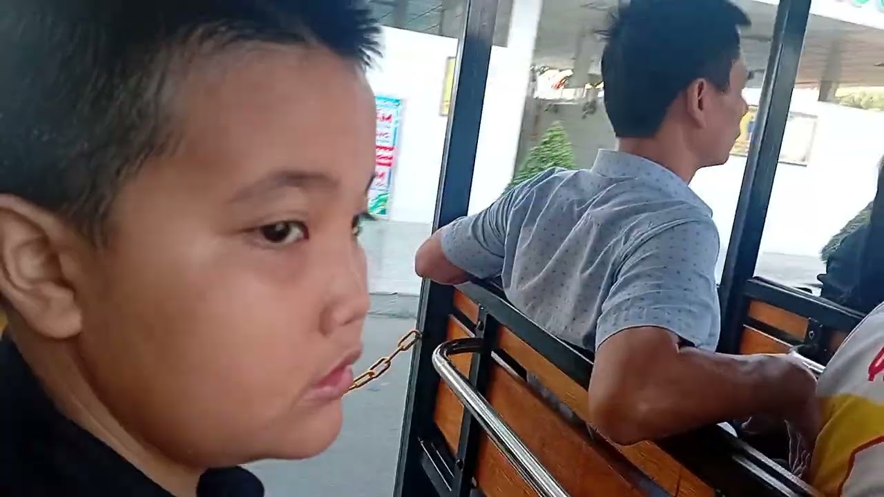 Toan canh  xe lửa đi tham phần