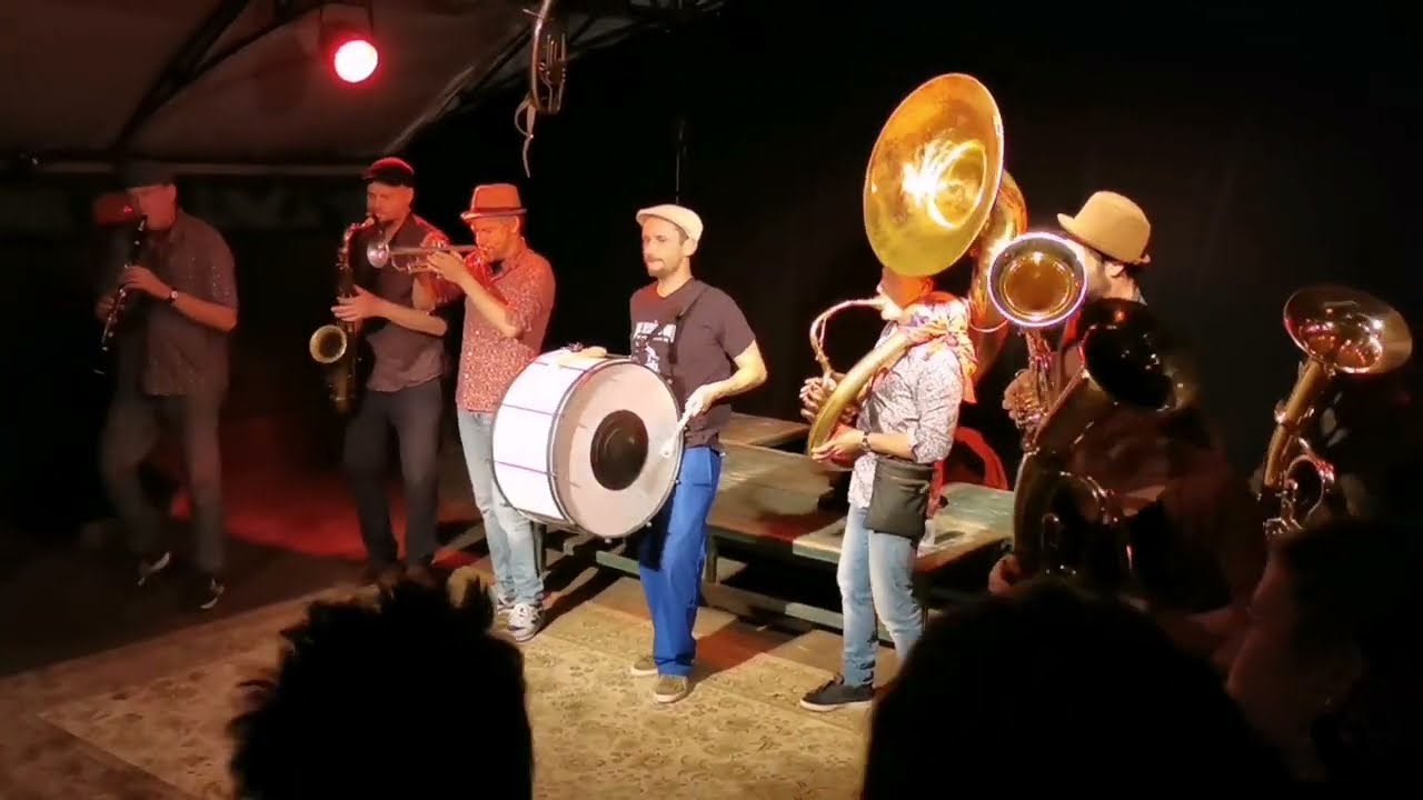 Concert Fanfare Super 5 Orkestar - Balkan Block Party au Mic Mac Amiens le 04/11/2022 Extrait n°1