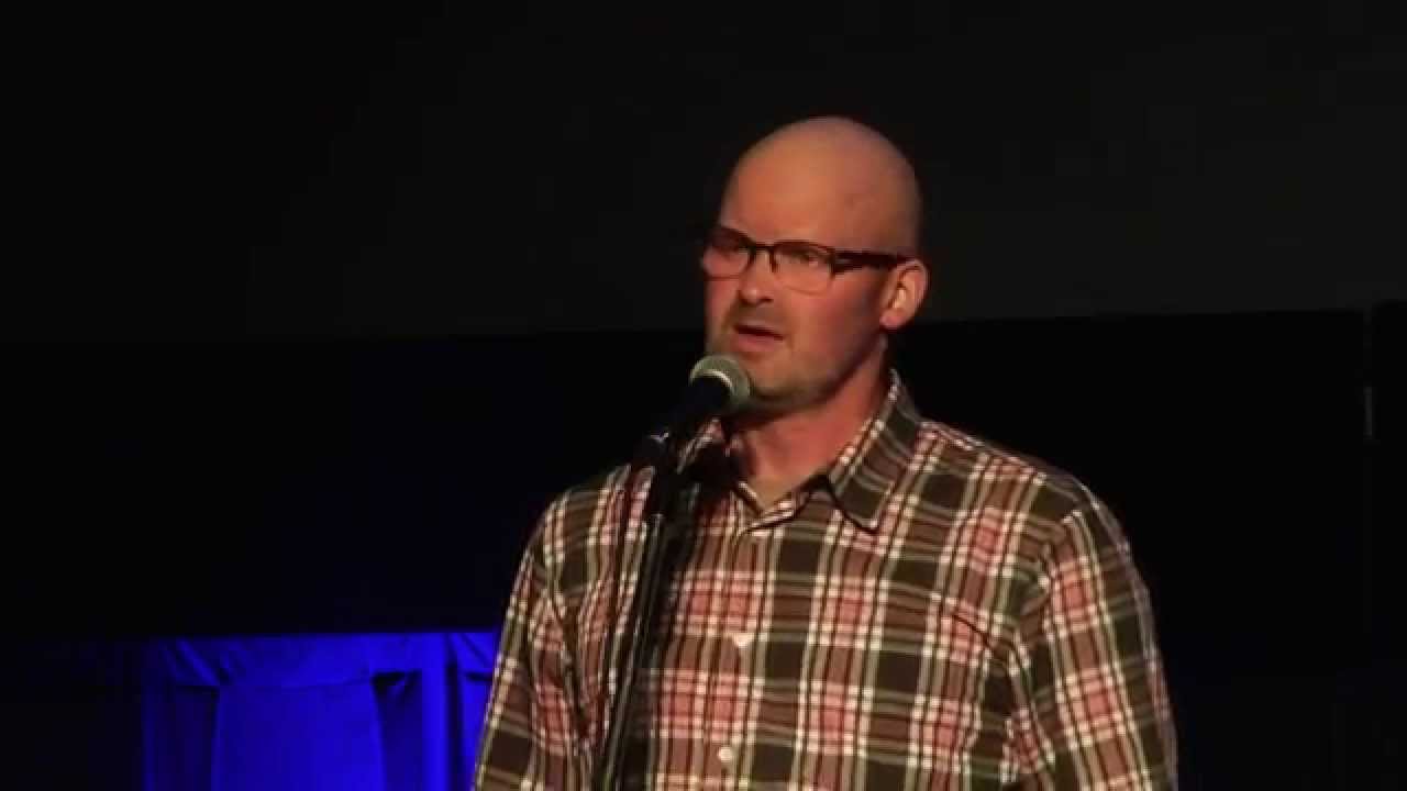 Goiridh Dòmhnullach [Jeff MacDonald] sings O Chanada [O Canada] in Gaelic
