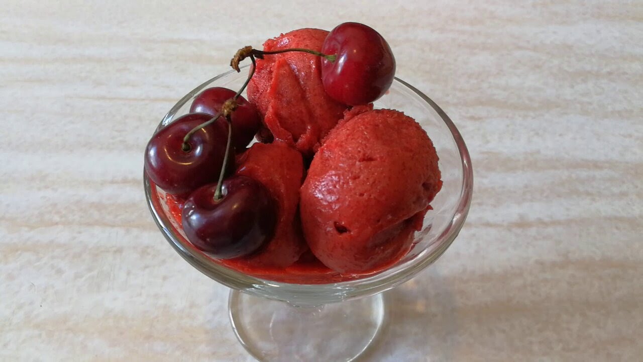 sorbet cerise/sorbetto alla ciliegia/glace a la cerise/gelato all ciliegia
