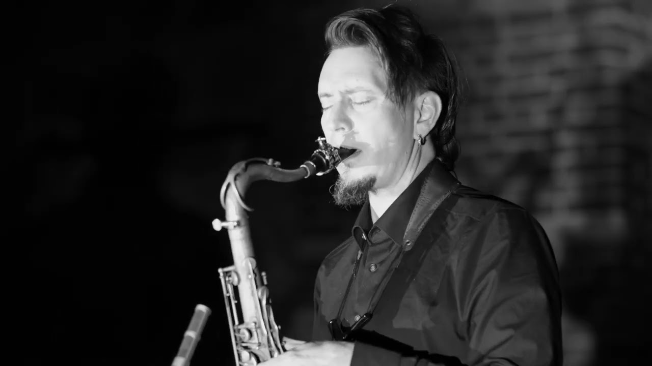 Niillas Holmberg & Pauli Lyytinen: Taskunsakääntäjä (live)