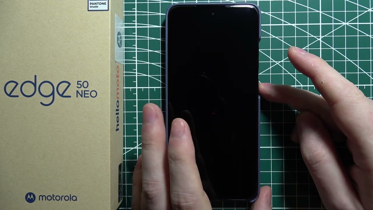 Есть ли у Motorola Edge 50 Neo боковая подсветка?