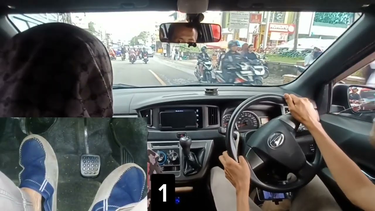 Mengemudi Mobil Manual Merayap Di Jalan Raya Sukabumi Bogor 18 Januari 2026