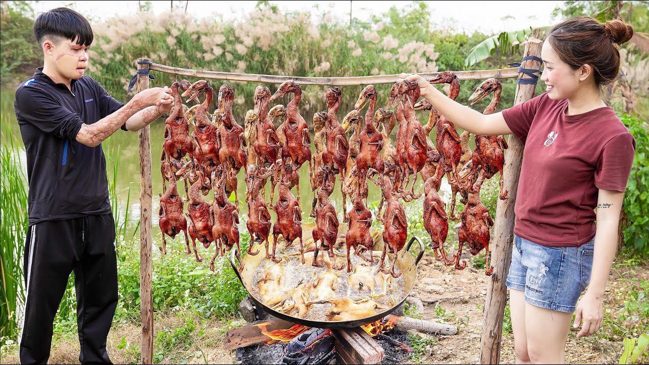 Harvesting WILD DUCK and Cook Crispy Fragrant Whole Fried Duck Goes to the market sell - Lý Thị Hoa
