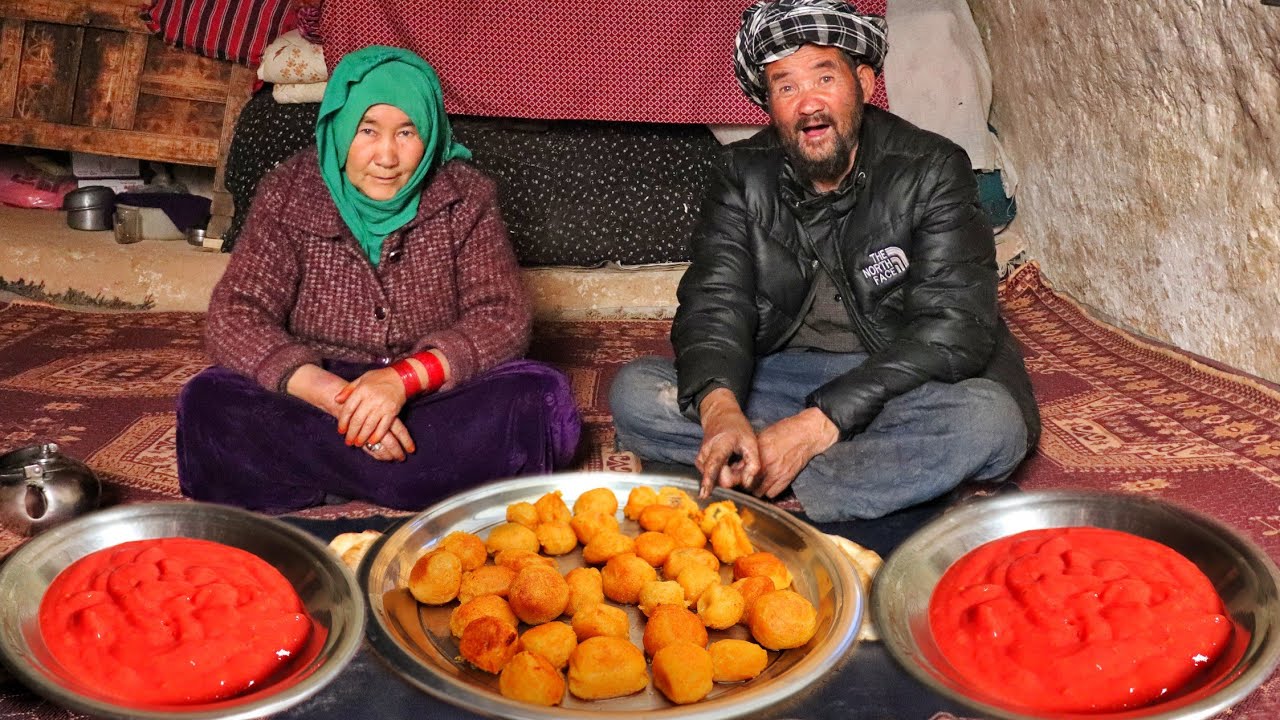 Old couple's life in cold winter: delicious afghani potatoes recipe: Village Life Afghanistan