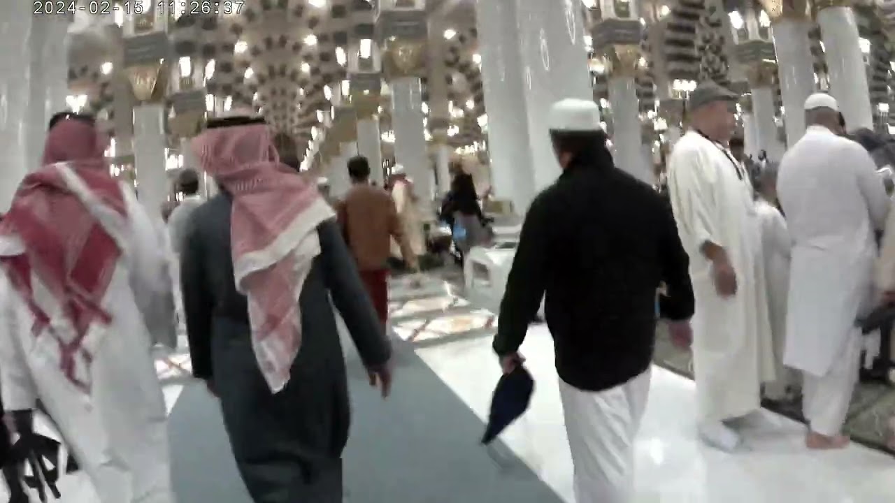 PRAYER AT THE NABAWI MOSQUE IN SAUDI ARABIA