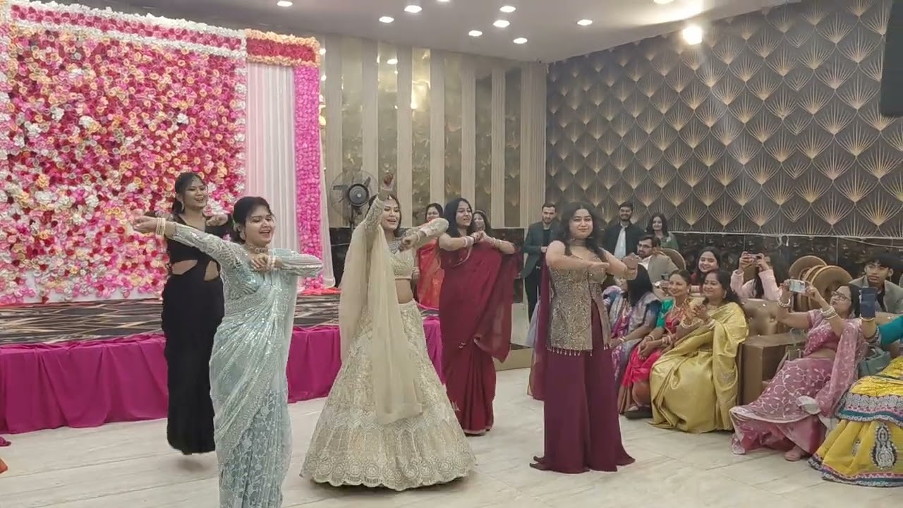 Bride's Surprise Dance for the Groom||Bollywood Dance Performance🌷✨️#engagementglimpse❤️