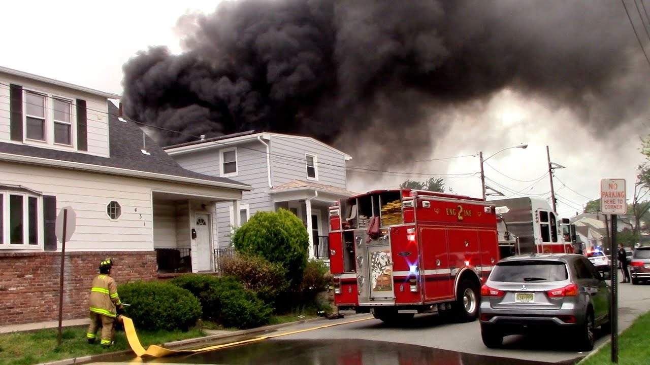 Fully Involved Garage Fire In Elmwood Park Nj 4-27-25