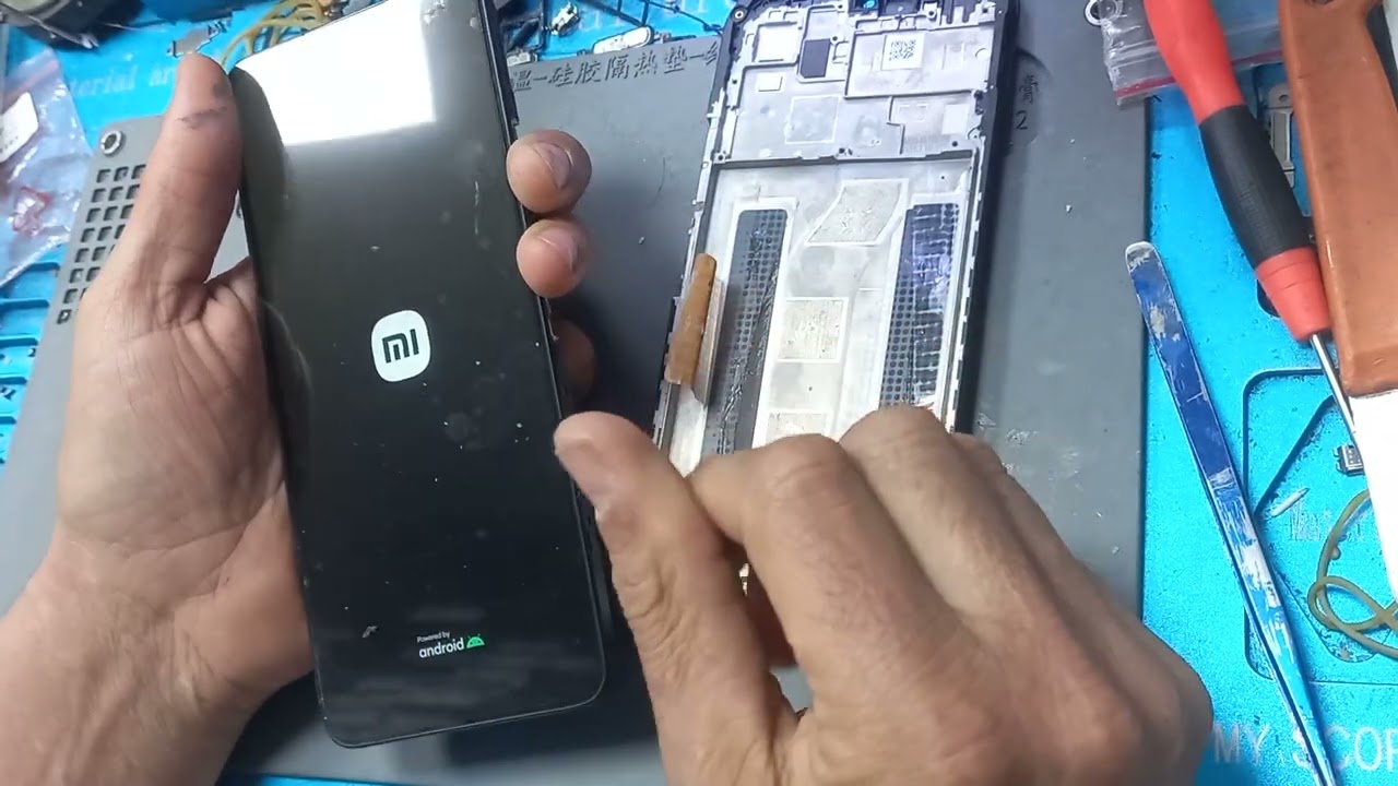 Redmi 13c çıtalı ekran değişimi kasalı ekran montajı. dağınık cihaz