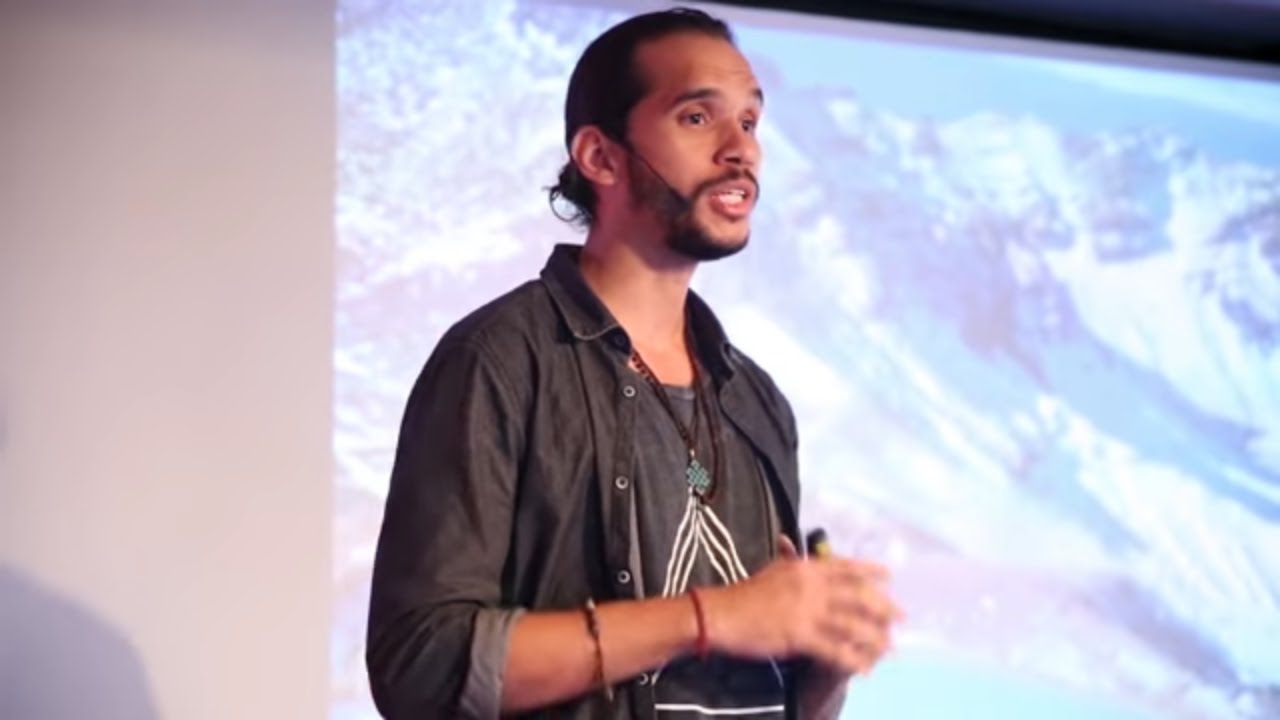 Caminha que o mundo se abre para você | Cadu Cassau | TEDxUFF