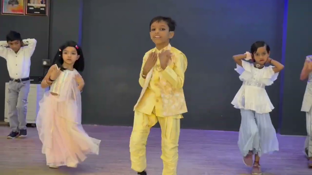 #dance #video deewangi deewangi song of om shanti om movie #little #kids performance 
