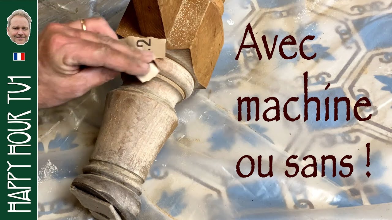 Poncer les pieds d'une table en bois massif