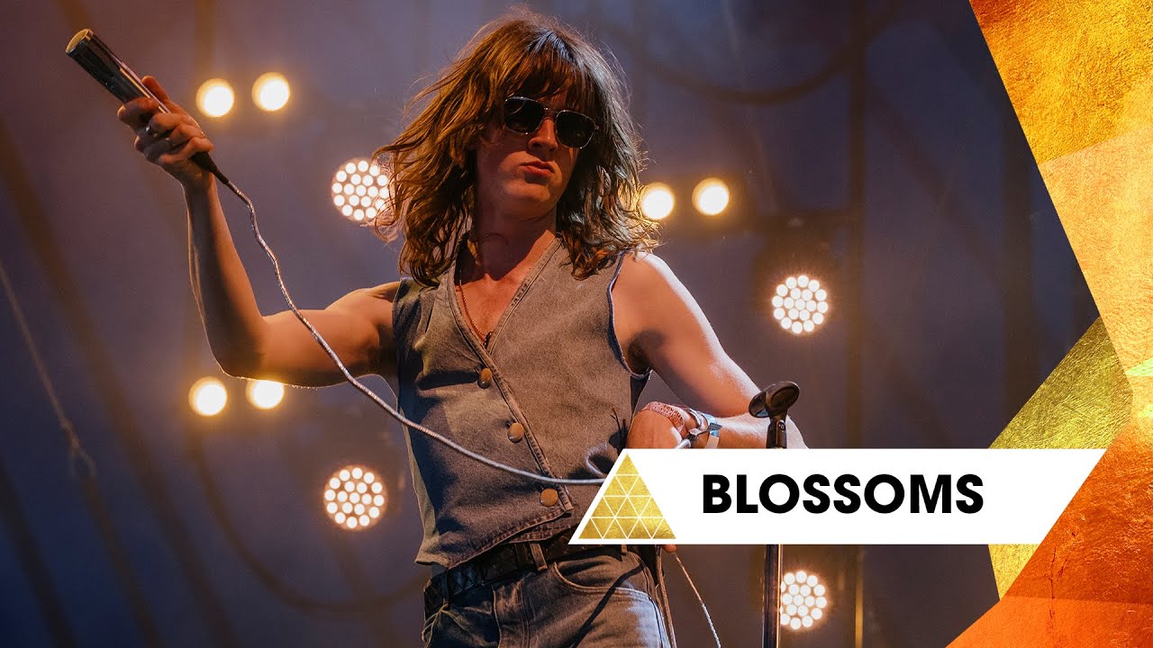 Blossoms - I like your look (featuring CMAT) (Glastonbury 2025)