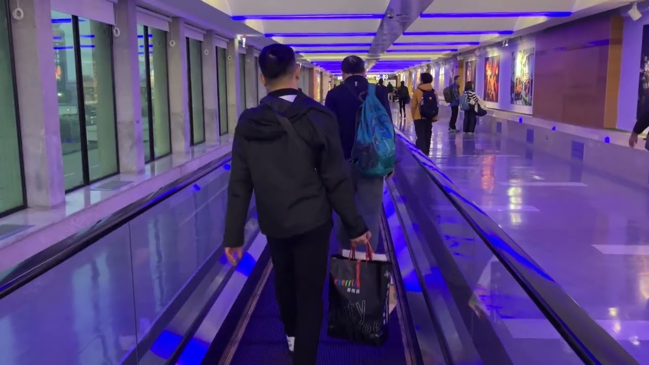 【三菱、Mech President、KONE】2X エスカレーター、1X 動く歩道　桃園国際空港出国後B区 2X escalator Taoyuan Airport Taiwan