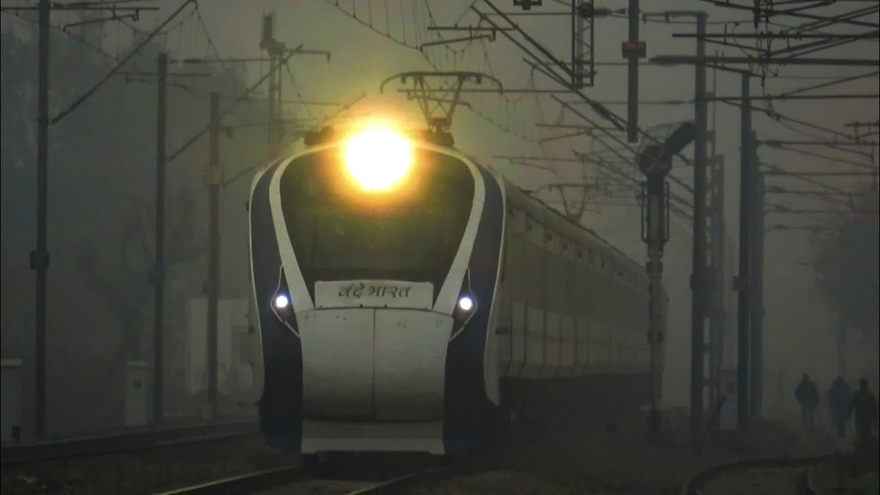 Zero Visibility! 10 in 1 Speedsters Sprinting Through Dense Fog || Indian Railways