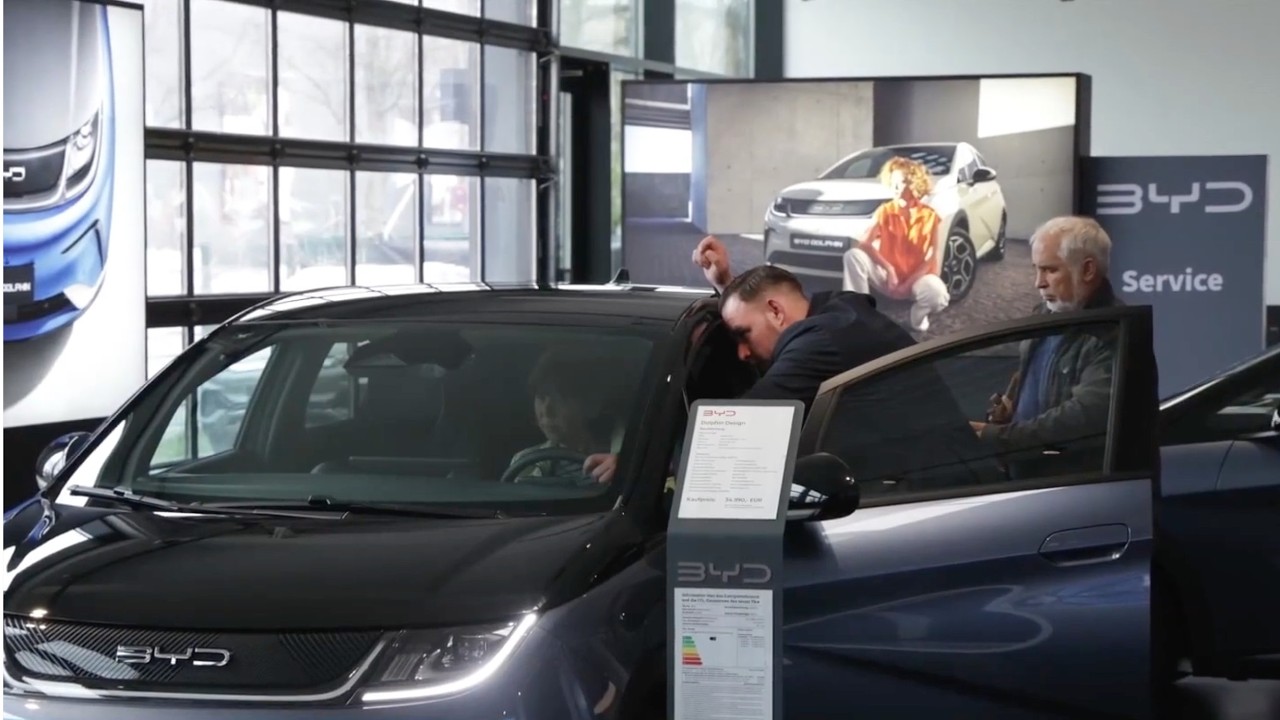 Senate Commerce Committee Advances Chinese Smart Vehicle Ban