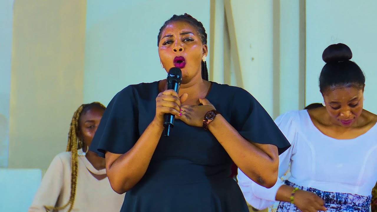 Ufunuo Choir - Kama Ntaa (Live Perfomance video)