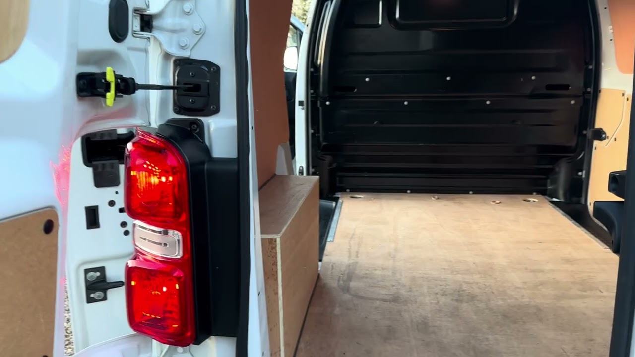 Vivaro rwj