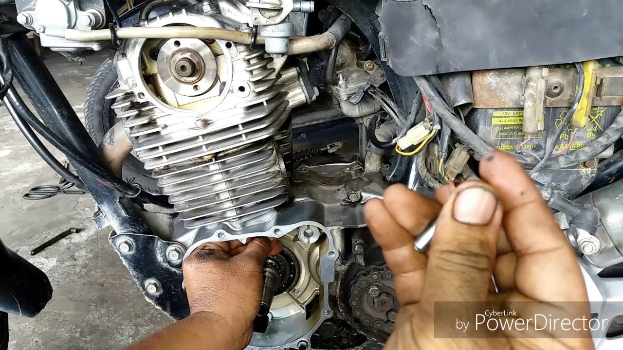 Cara ganti rantai kamprat megapro