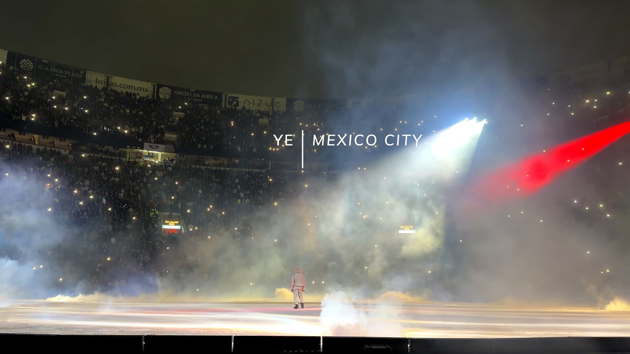 YE IN MEXICO CITY LIVE - NIGHT 2 - PLAZA DE TOROS