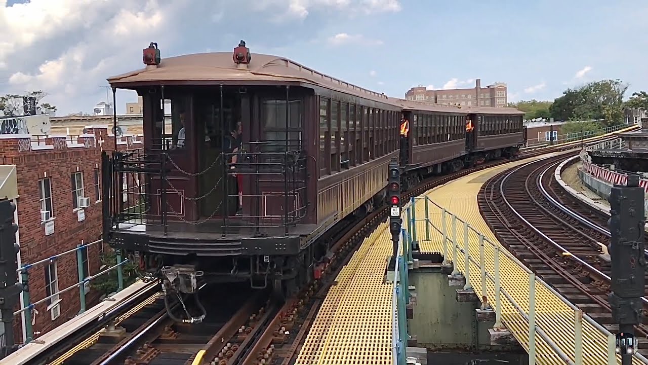 NYC Subway Full HD 60fps: BMT BU Gate Cars And R1 - R9 Museum Train Operating On The J/M/Z lines.