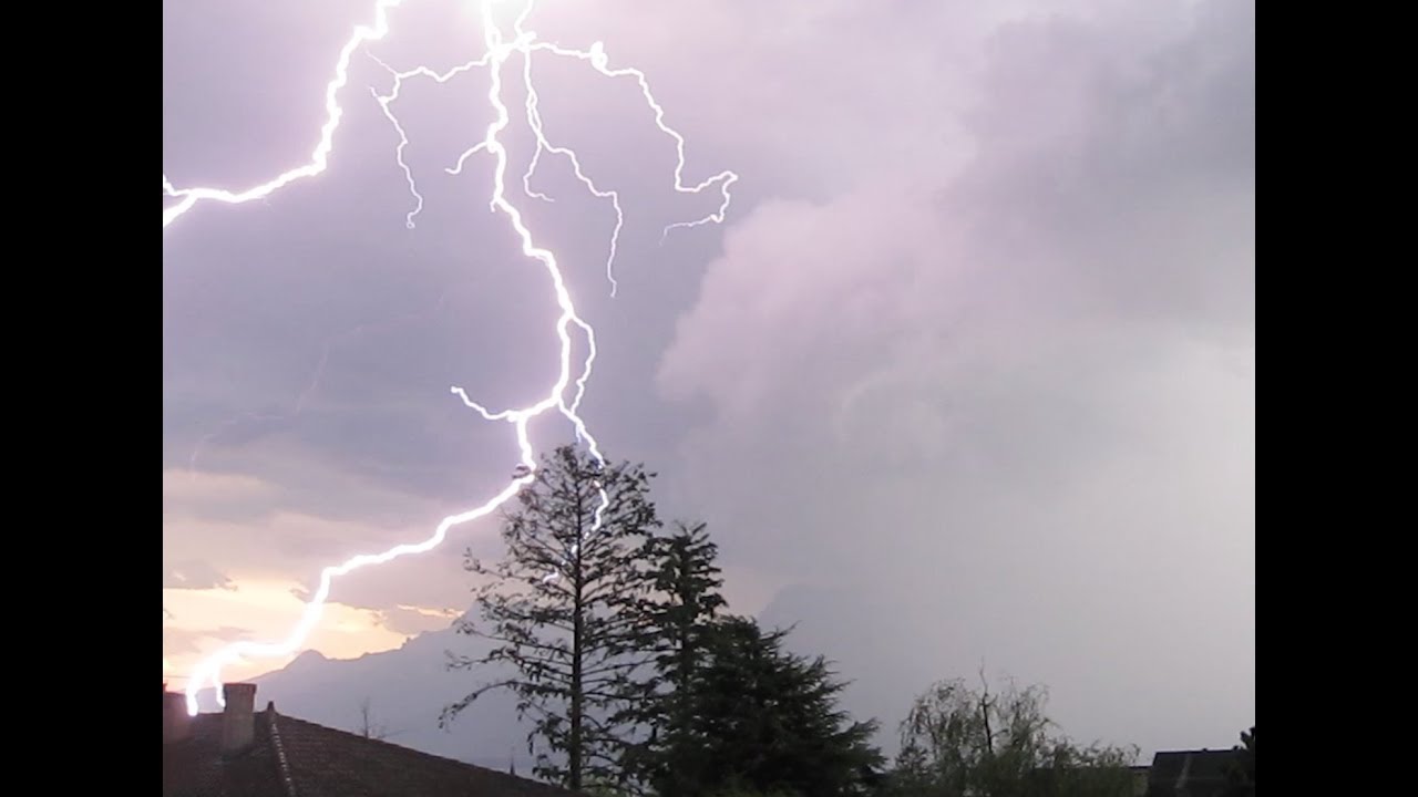 Orage violent du 18 août 2017 au sud de Vevey (Suisse)