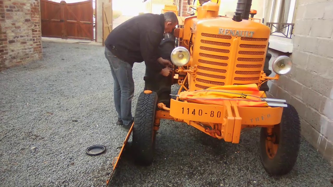 Tracteur Renault 7012 démarrage avec une maiche