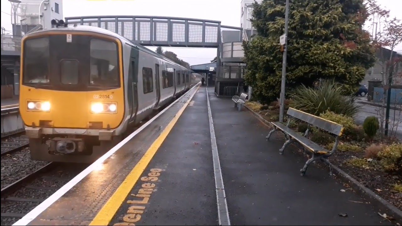 Irish Rail Passenger Services arriving and departing Athenry Train Station Co.Galway (13/10/18).