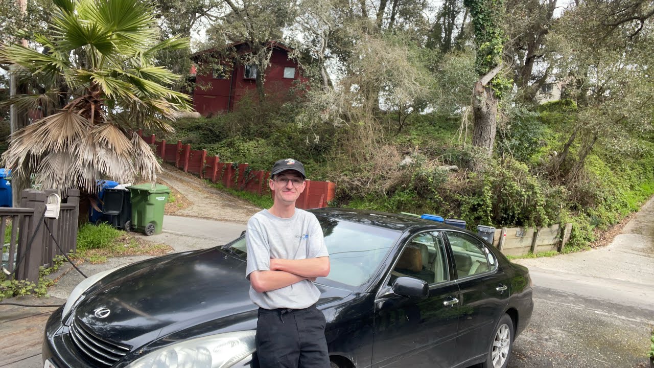 I BOUGHT A 2003 LEXUS ES300 (it’s a comfy sedan)