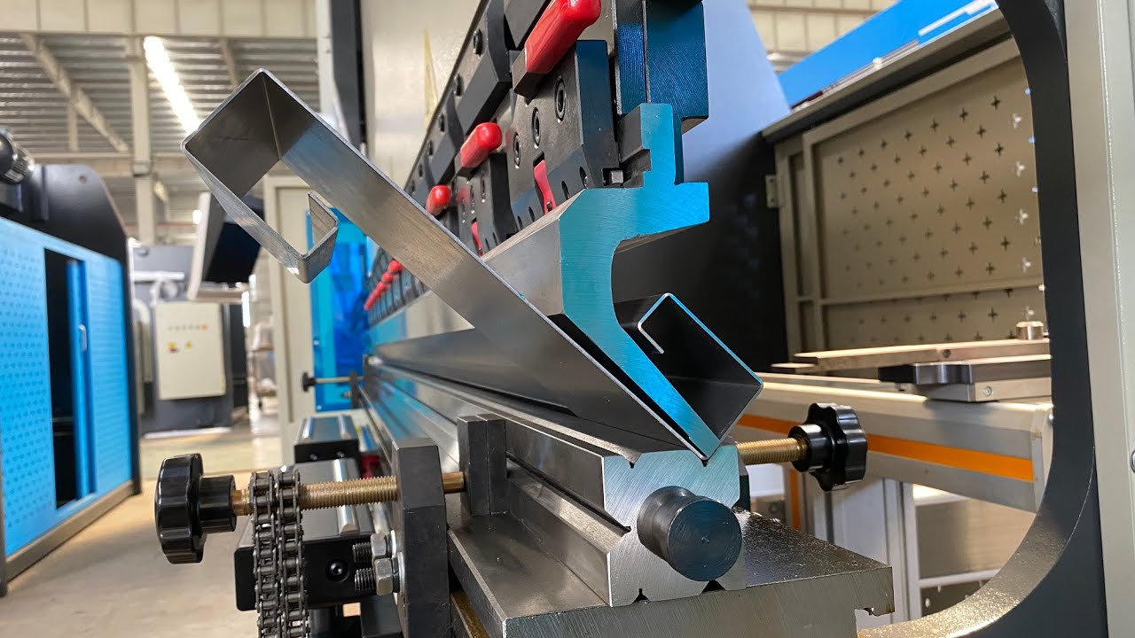 KRRASS CNC Press Brake Machine | CNC Folding Machine DELEM DA66T CNC 4+1 axis Motorized Crowning
