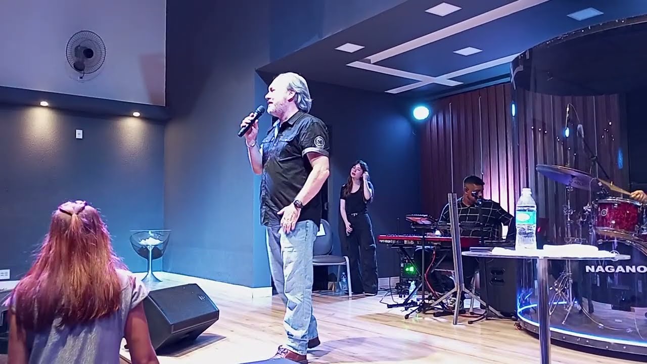 Mesmo sem energia a igreja continuou louvando e vidas foram salvas!