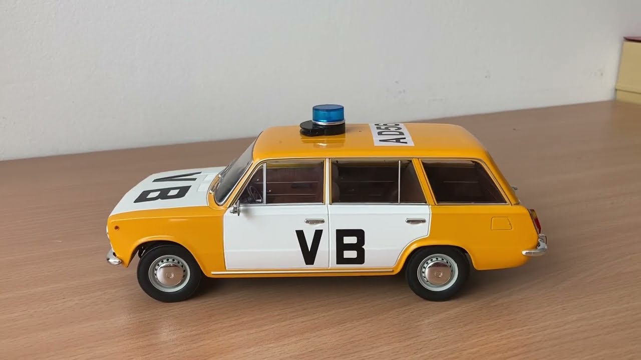 Unboxing VAZ 2102 1975 Veřejná bezpečnost