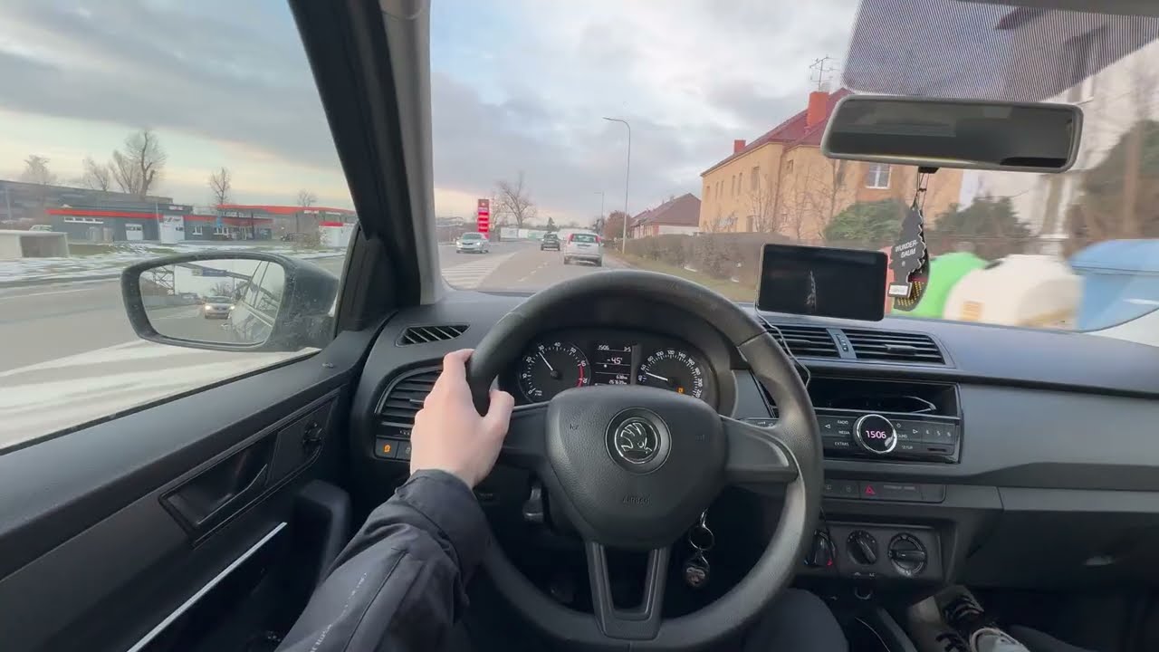 POV Drive to Dealership - 2015 Škoda Fabia Combi 1.0MPi - #025