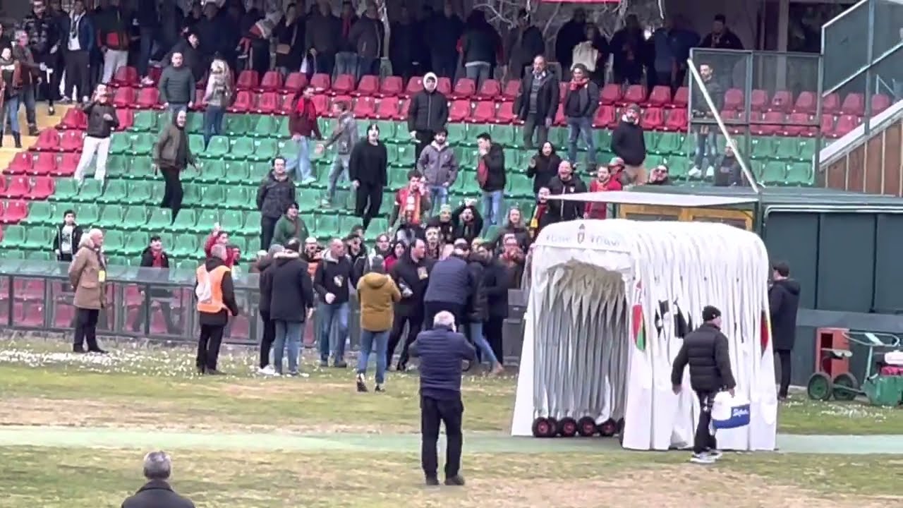 Volano sputi tra il Presidente della Ternana Bandecchi e i tifosi dopo la sconfitta col Cittadella