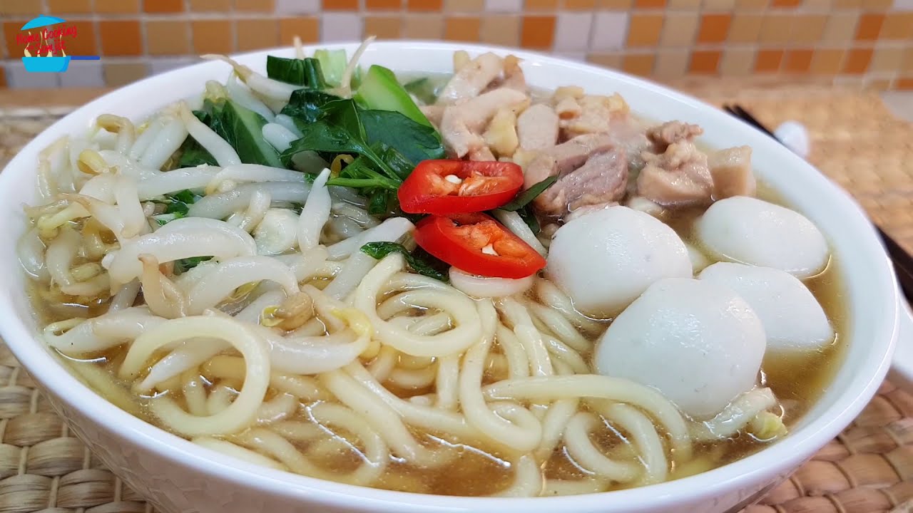 Simple Chicken Noodle Soup | Simple Chicken Mee Soup Recipe