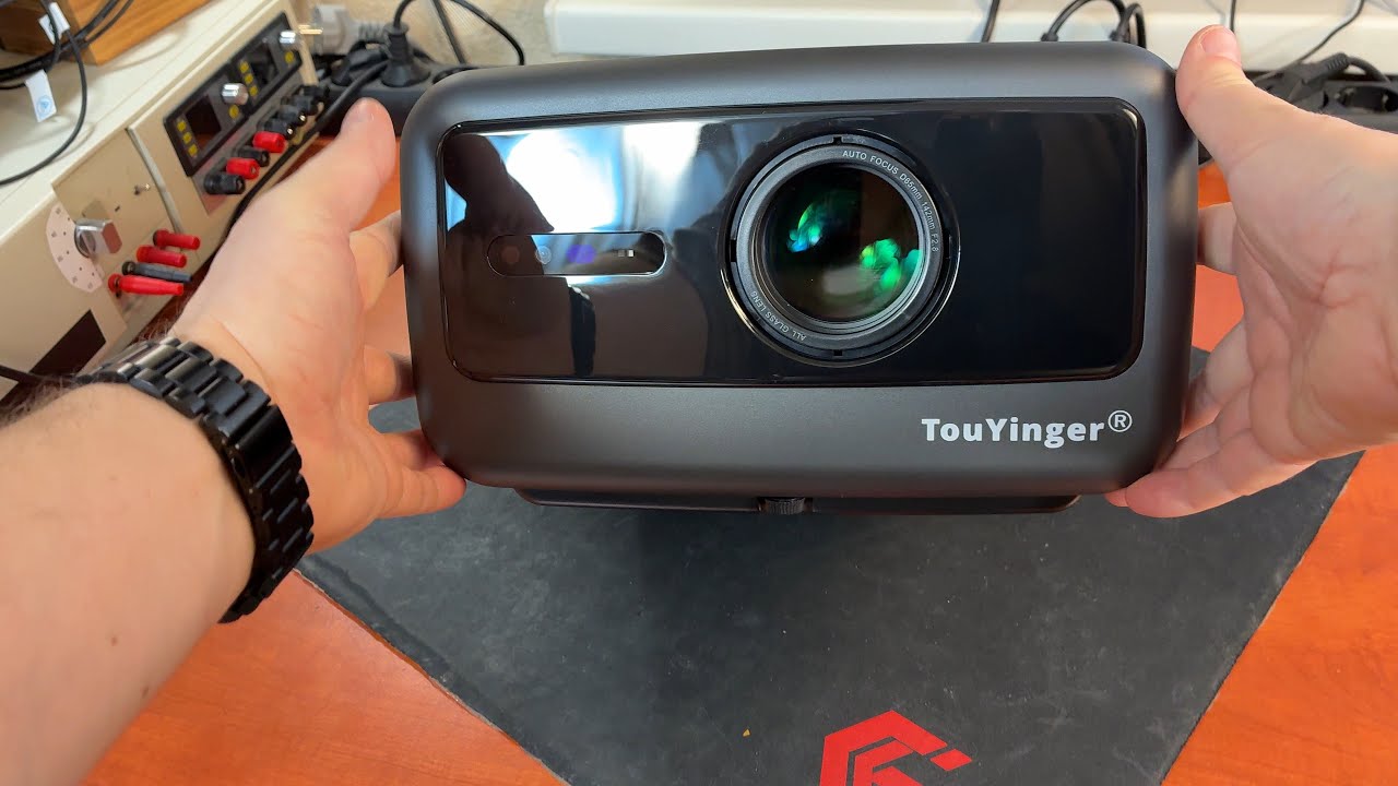 Шустрый и яркий проектор Touyinger Q13W